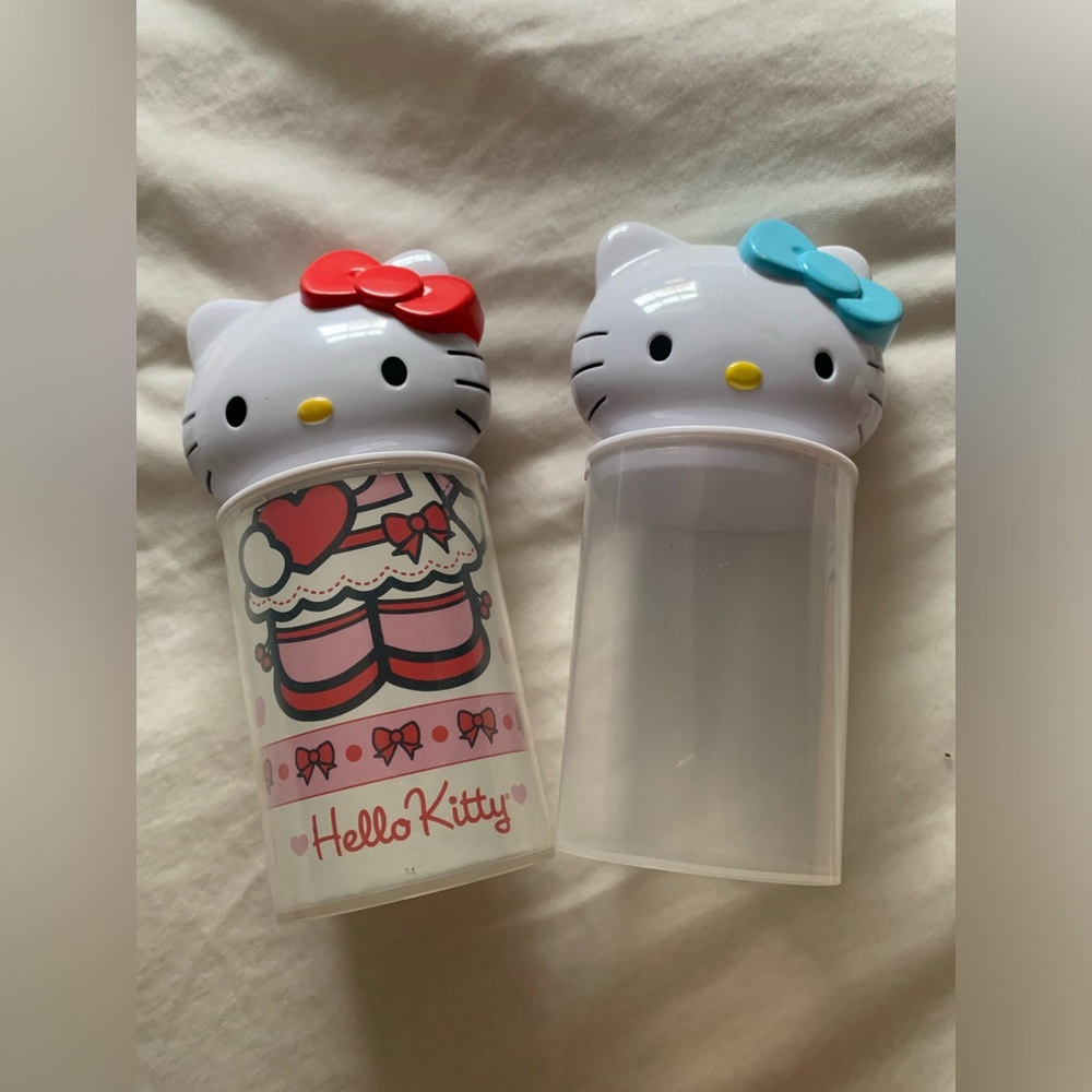 Hello Kitty container bundle 2007